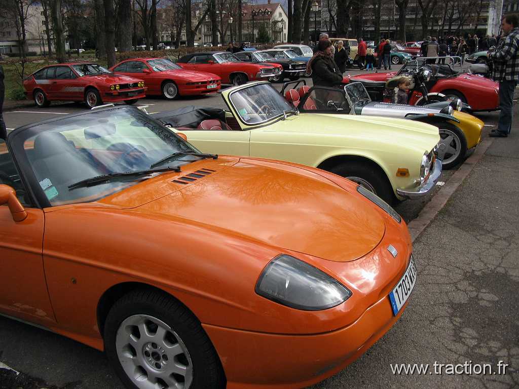 2008_03_02 Colmar 26.jpg - 02/03/2008 - 68000 COLMAR Rendez-vous mensuel de l'Association Colmar Auto-Rétro, vue générale